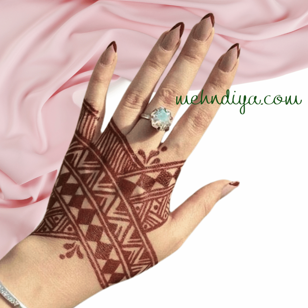 aesthetic mehndi back hand