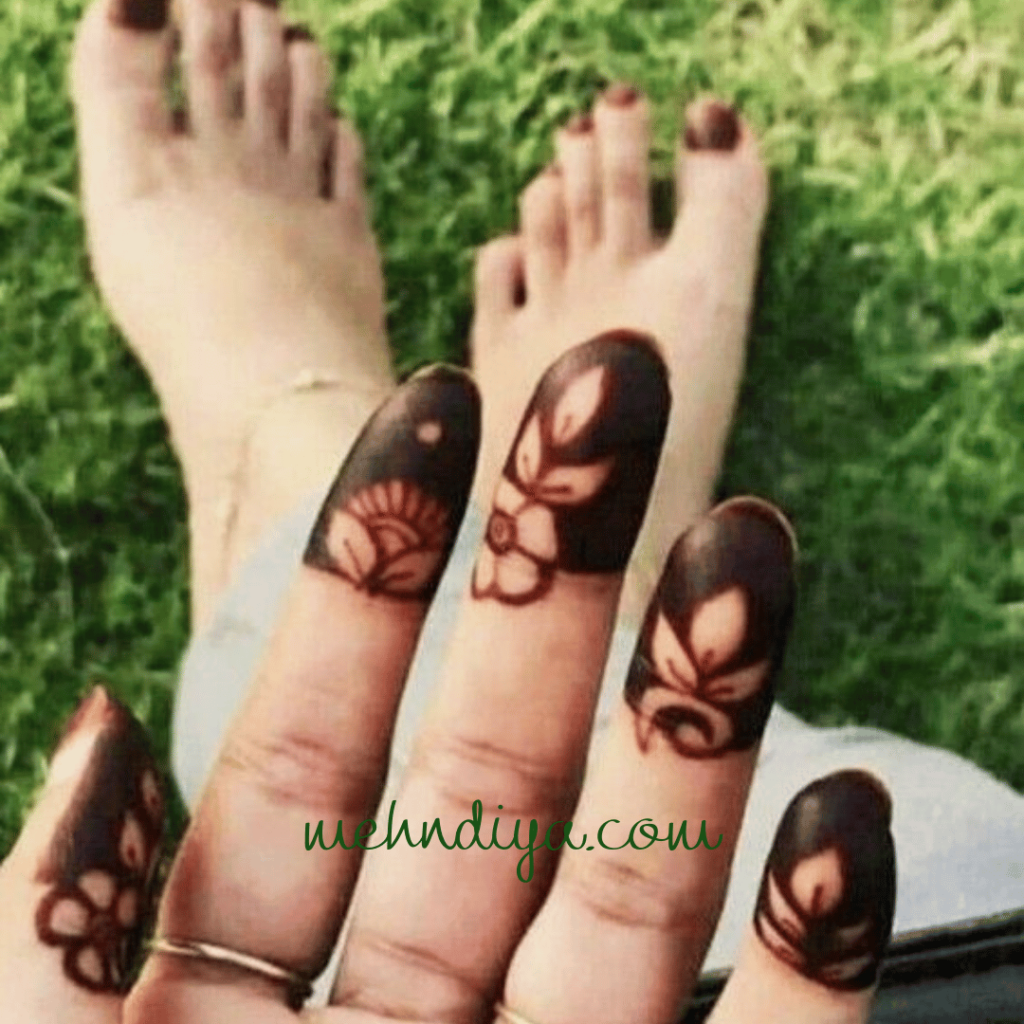Trending henna dessign