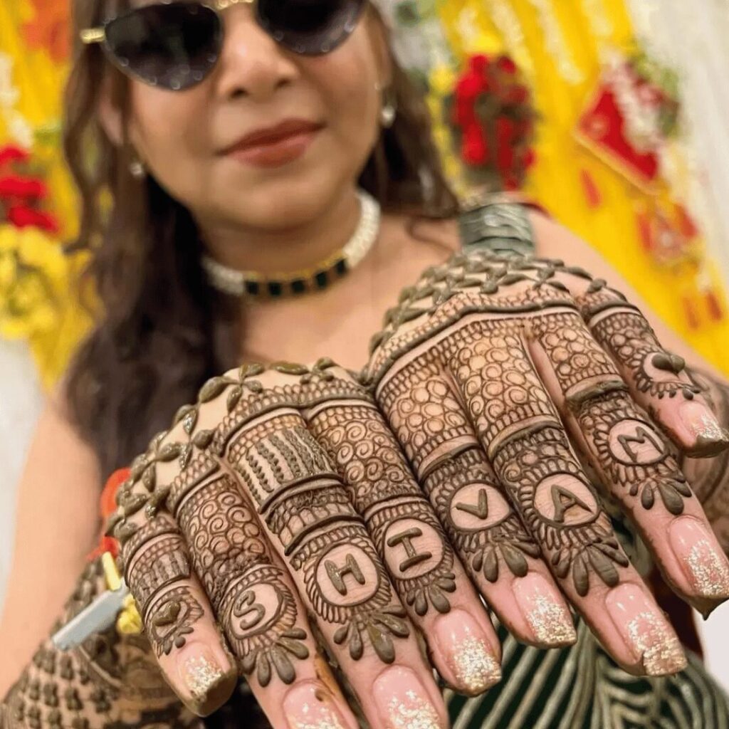 hidden mehndi design ideas for fingers