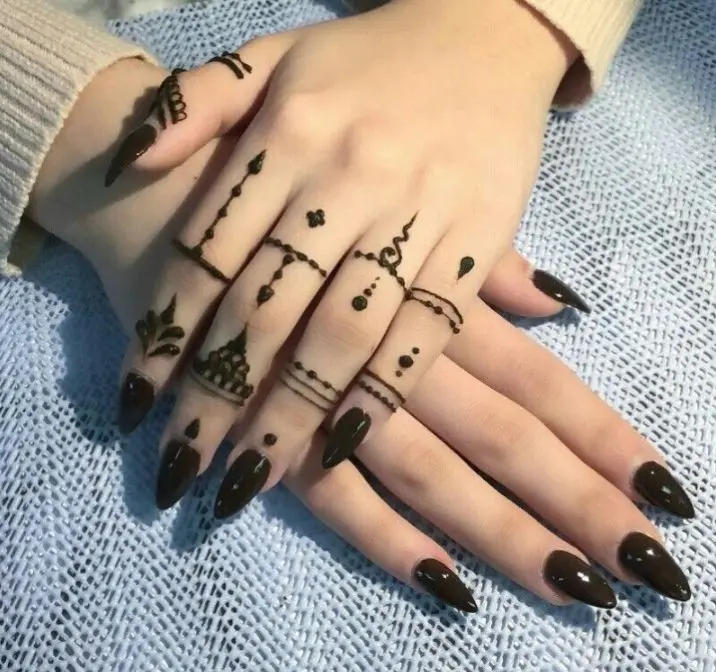 simple and easy mehndi designs for hands 2025