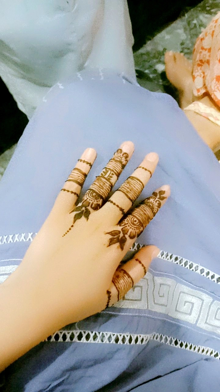 easy henna tattoo