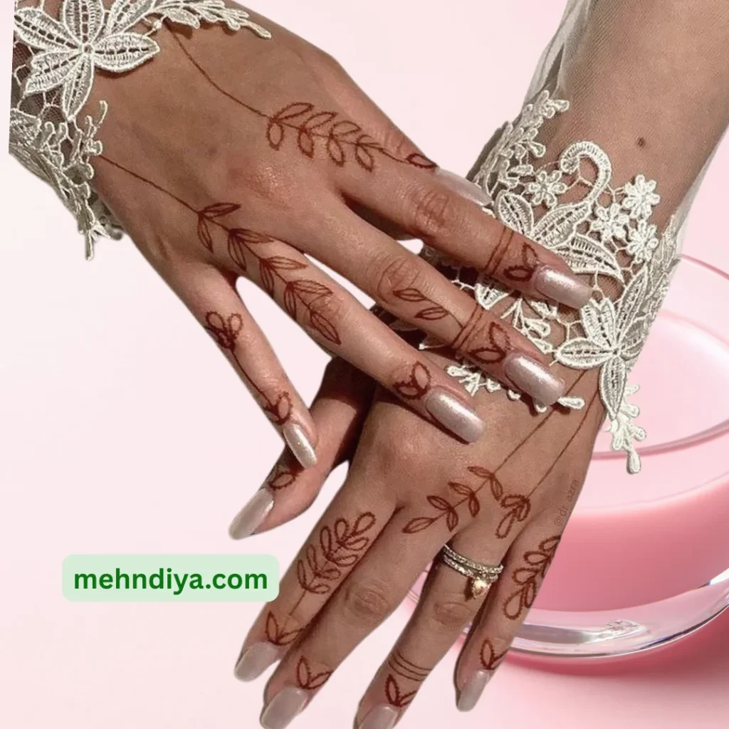 aesthetic henna design