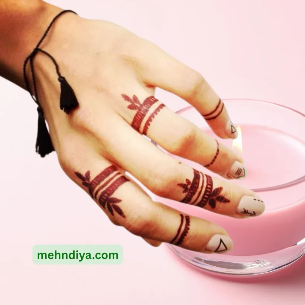 This image features easy simple mehndi designs with minimal patterns, soft lines, and delicate details. The design looks neat and elegant, making it ideal for beginners, everyday wear, or small festive functions.